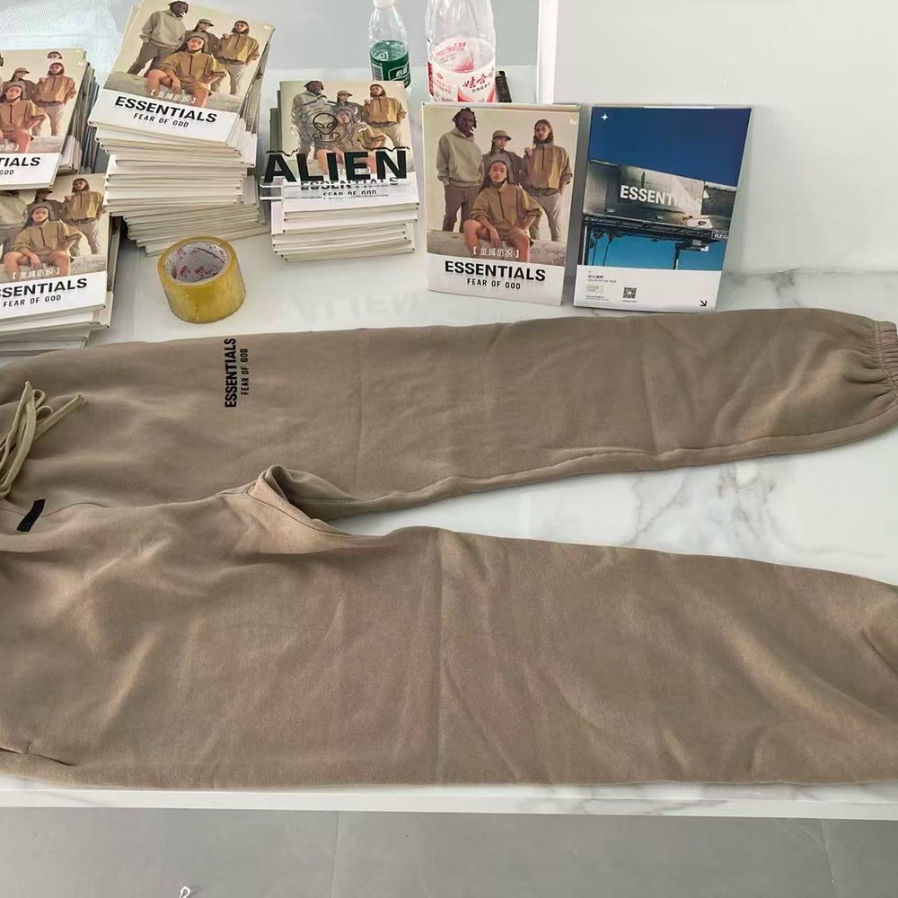 Fear of God Essentials Beige Sweatpants 24 Desert Sand sweatpants-XL